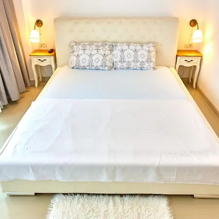 Astoria Apartment *