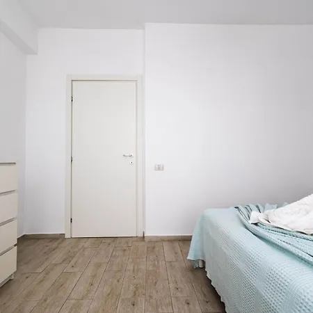 Astoria Apartment *